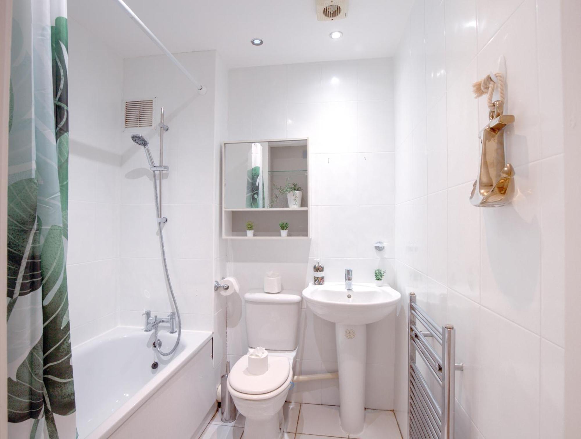 Stratford 2br - Sleeps 5 - Wifi & London