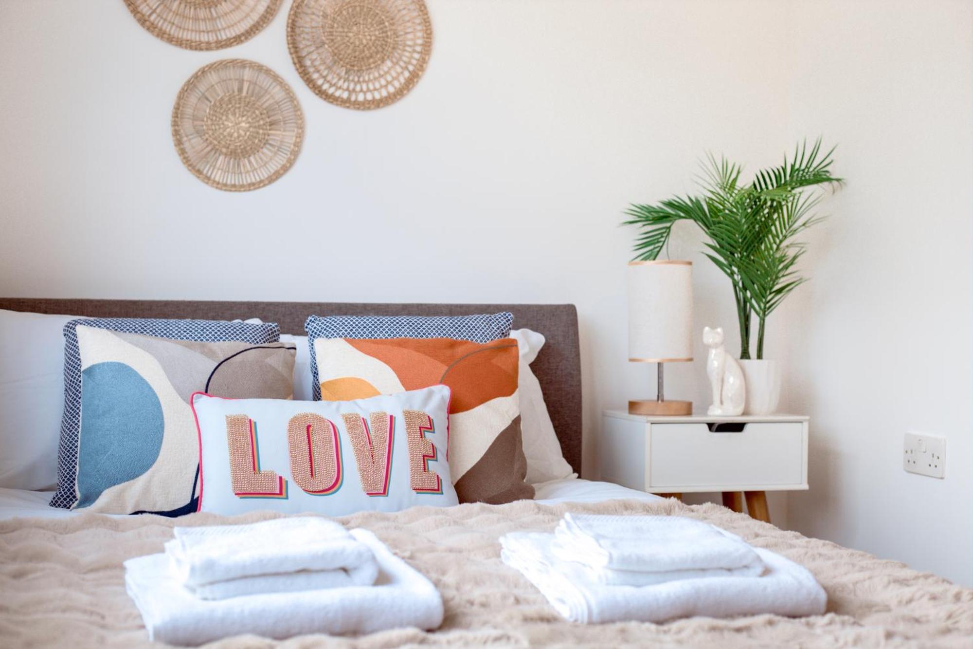 Stratford 2br - Sleeps 5 - Wifi & London